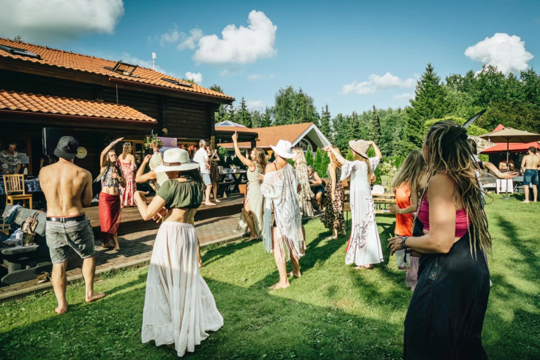 Väljas toimuv festivalipidu